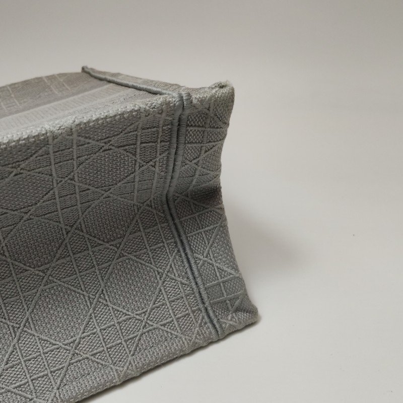 Dior BookTote中號帆布藤格紋手提包-16