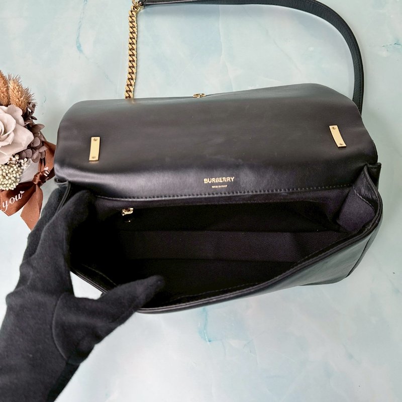 BURBERRY Lola TB中款黑金鏈包-4