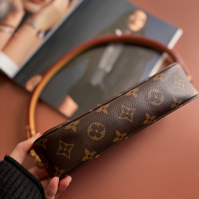 ::LOUIS VUITTON:: LV M81911 IVY咖啡色經典花紋掀蓋兩用包 WOC鏈包-2