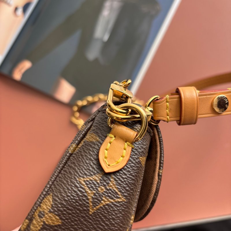 ::LOUIS VUITTON:: LV M81911 IVY咖啡色經典花紋掀蓋兩用包 WOC鏈包-5