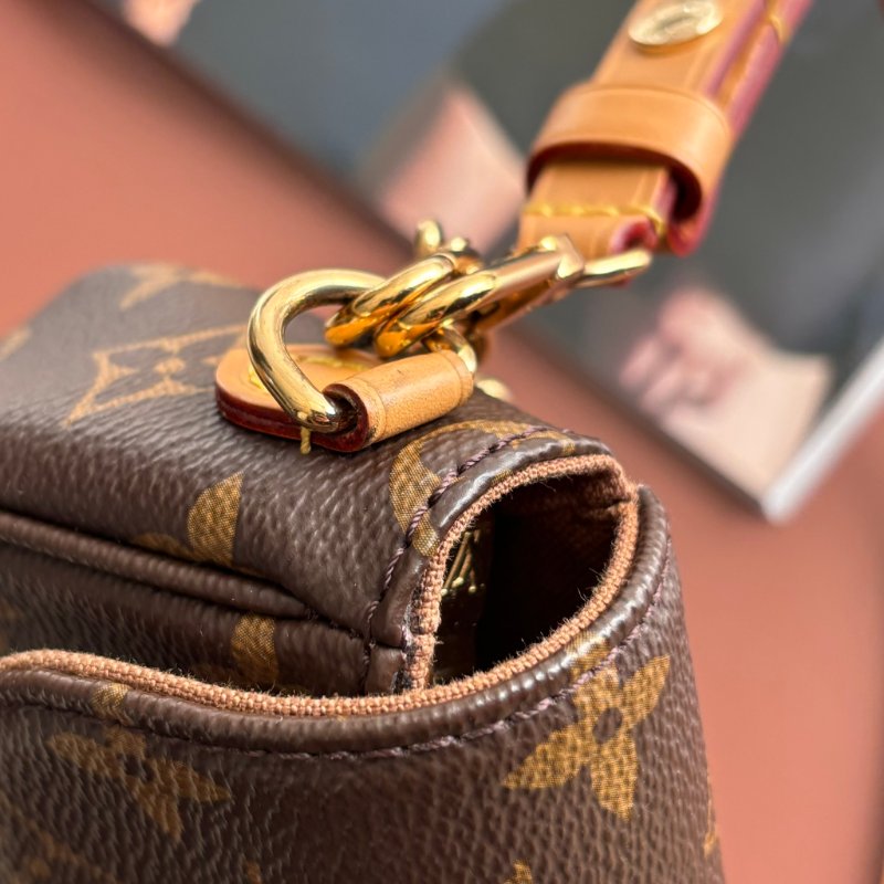 ::LOUIS VUITTON:: LV M81911 IVY咖啡色經典花紋掀蓋兩用包 WOC鏈包-9