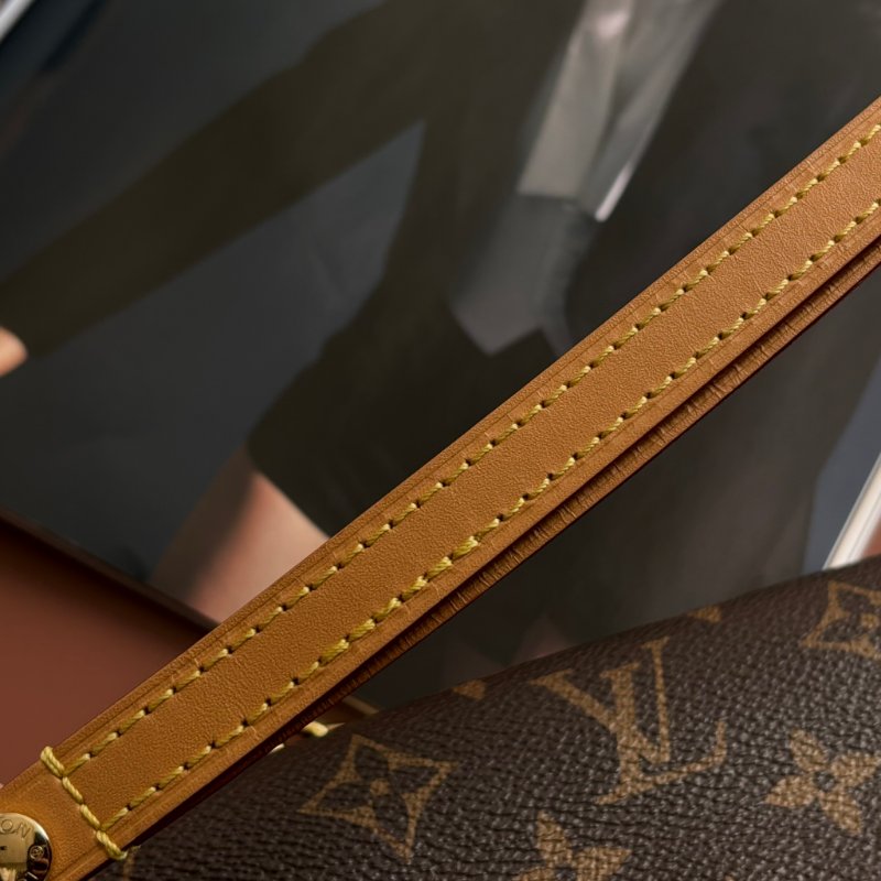 ::LOUIS VUITTON:: LV M81911 IVY咖啡色經典花紋掀蓋兩用包 WOC鏈包-14