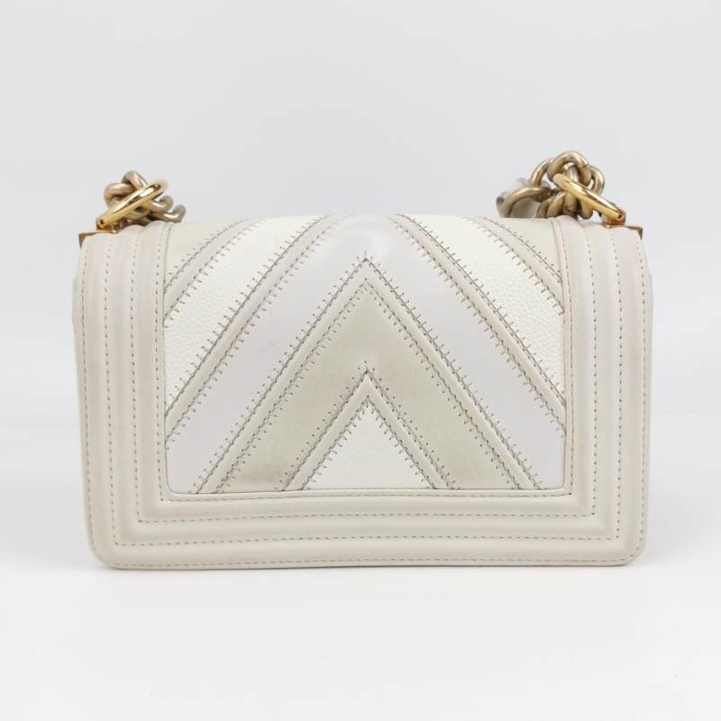 Chanel Leboy季節限定款小號牛皮V紋絎縫方形雙C鎖扣單肩包-4