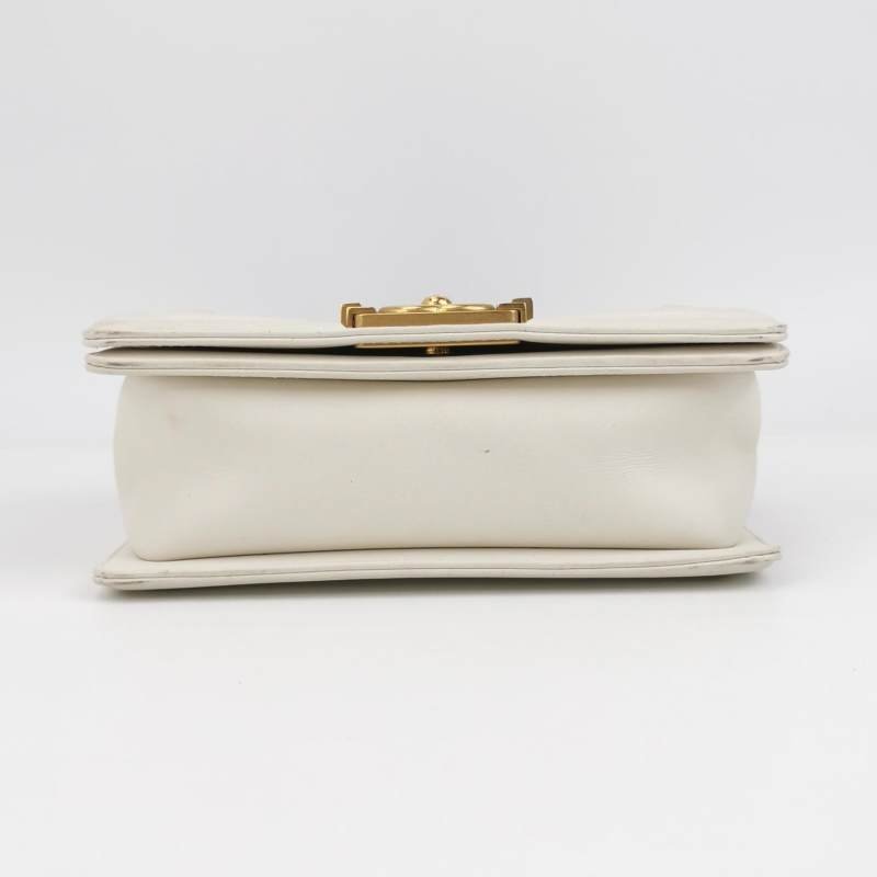 Chanel Leboy季節限定款小號牛皮V紋絎縫方形雙C鎖扣單肩包-5