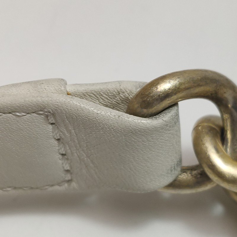 Chanel Leboy季節限定款小號牛皮V紋絎縫方形雙C鎖扣單肩包-12