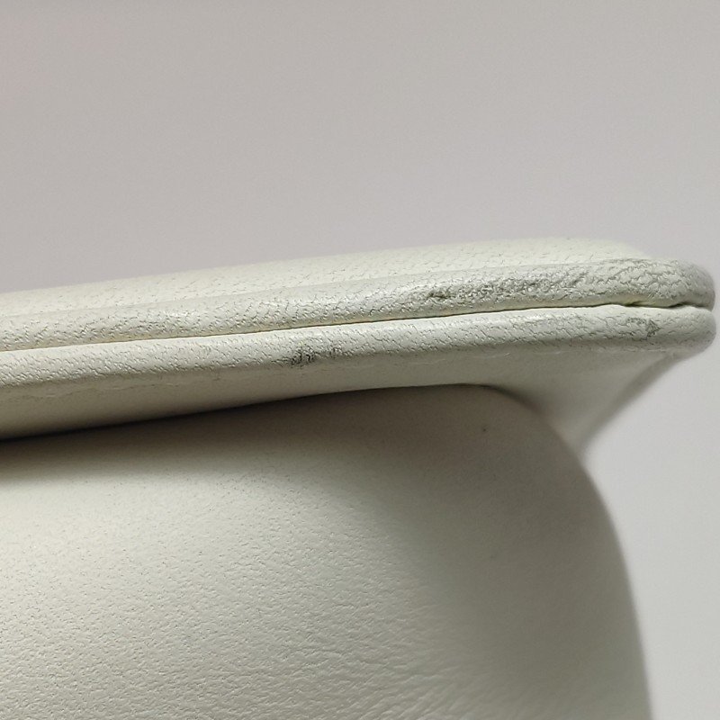 Chanel Leboy季節限定款小號牛皮V紋絎縫方形雙C鎖扣單肩包-20