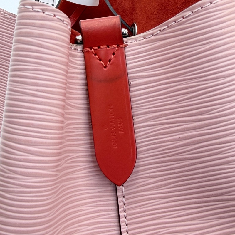 LV粉紅拼色水桶包🎀-8