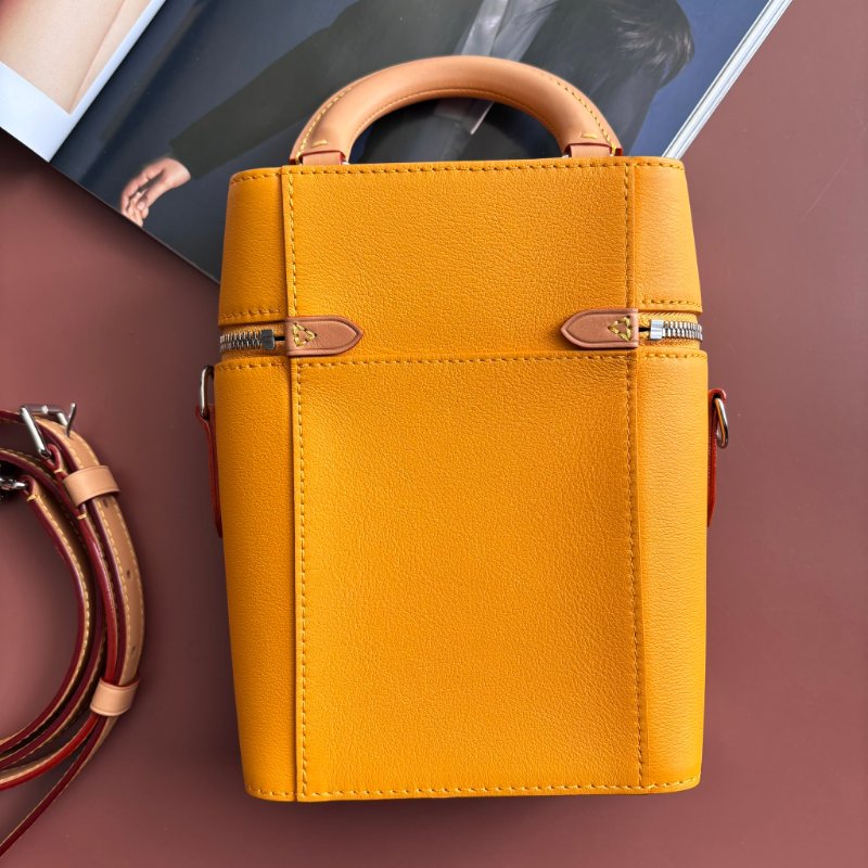 ::LOUIS VUITTON:: LV M59666 Box Trunk 黃色皮革直式箱包手提斜背包-3