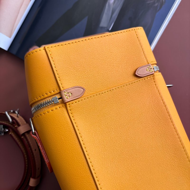 ::LOUIS VUITTON:: LV M59666 Box Trunk 黃色皮革直式箱包手提斜背包-14