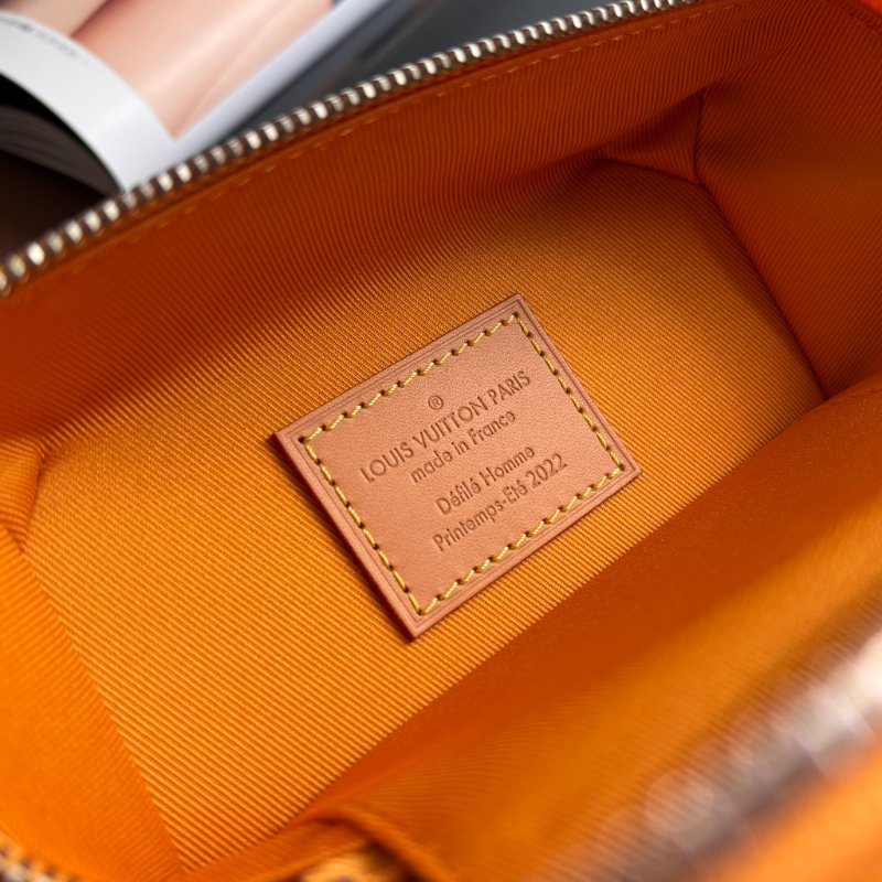 ::LOUIS VUITTON:: LV M59666 Box Trunk 黃色皮革直式箱包手提斜背包-16