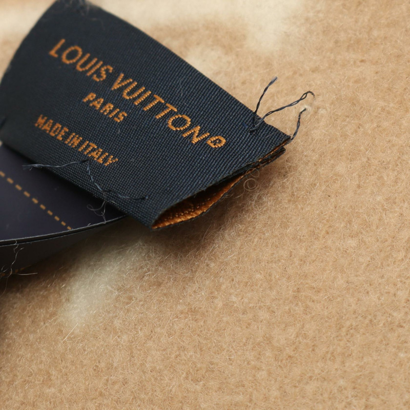 路易威登 Reykjavik 2.0 圍巾披肩羊絨白色米色二手-3