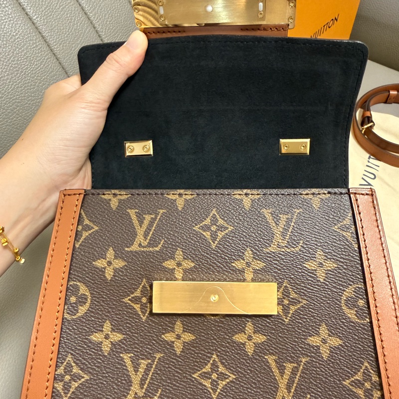 LV Dauphine Capitale M46751 達芙妮 側背 手提包-16