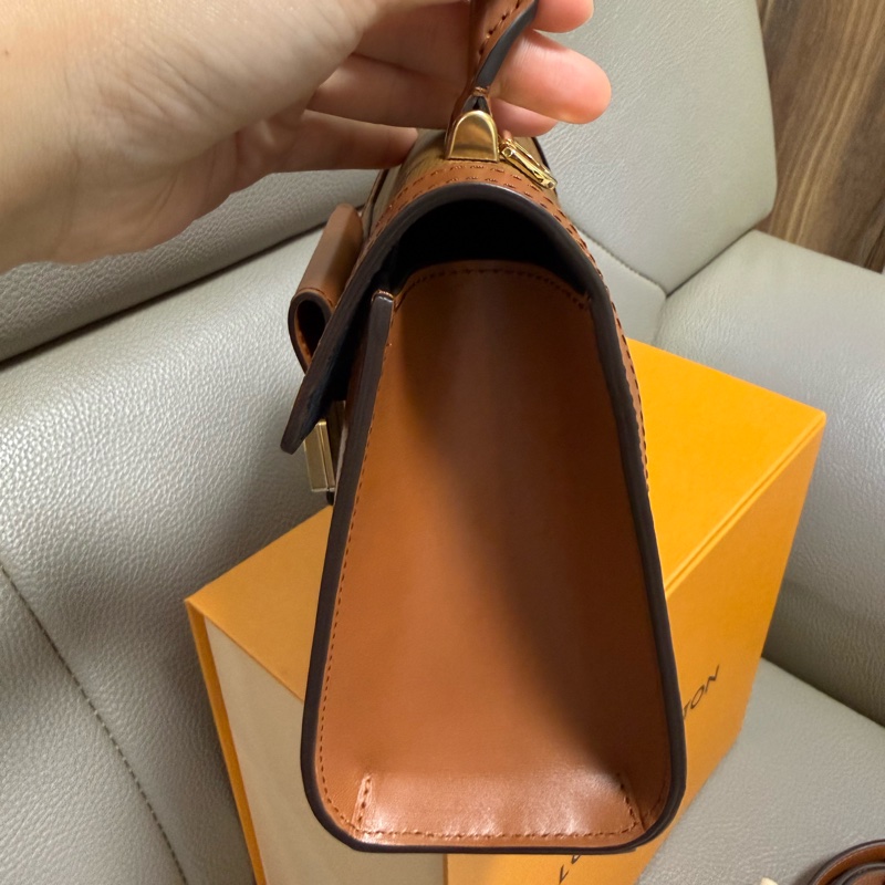 LV Dauphine Capitale M46751 達芙妮 側背 手提包-17