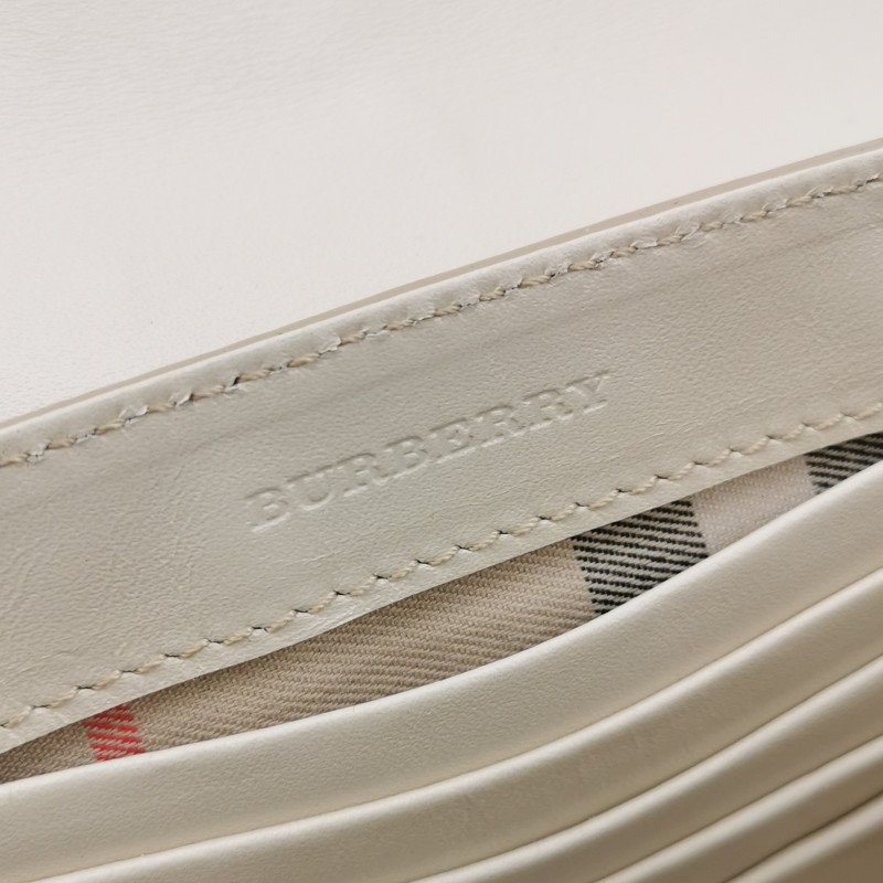 Burberry牛皮純色流蘇鏈條包斜挎包-7