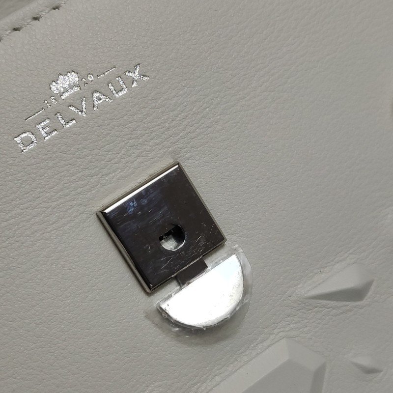 Delvaux Tempete小號牛皮純色浮雕圖騰T形翻蓋手提包單肩包-10