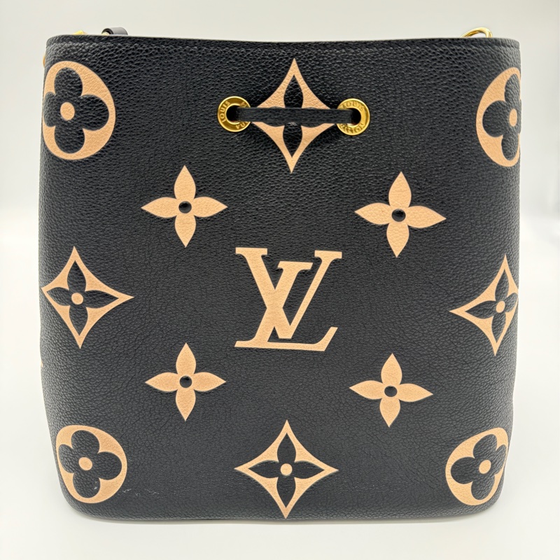 LOUIS VUITTON NéoNoé MM M45497 黑色 雙色壓紋水桶包-1