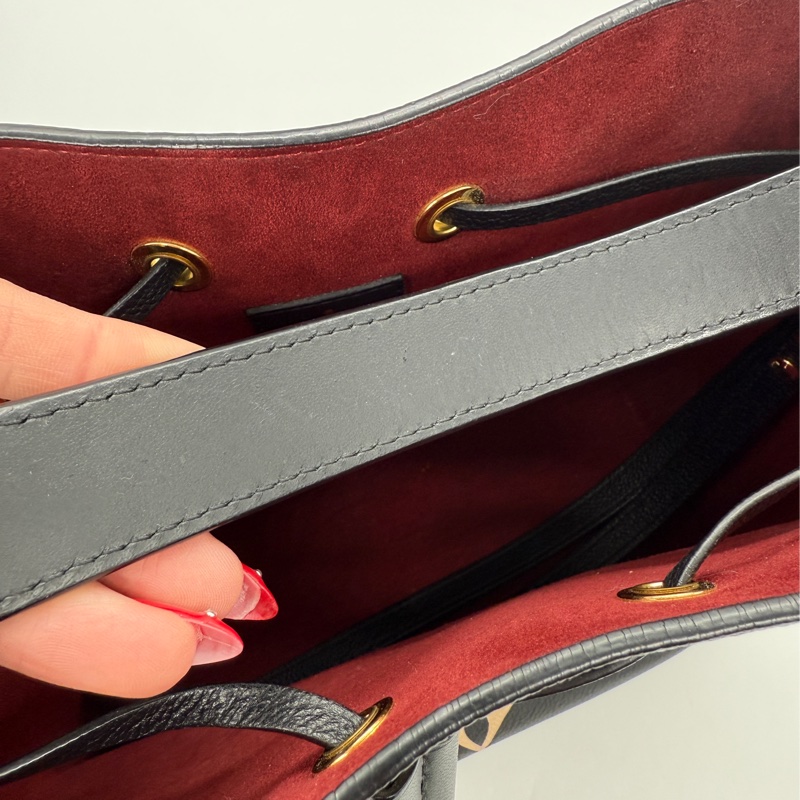 LOUIS VUITTON NéoNoé MM M45497 黑色 雙色壓紋水桶包-13