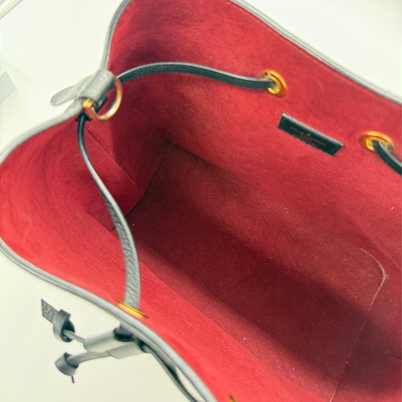 LOUIS VUITTON NéoNoé MM M45497 黑色 雙色壓紋水桶包-18