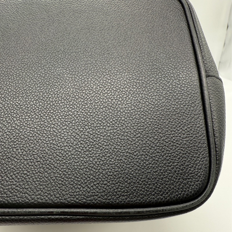 LOUIS VUITTON NéoNoé MM M45497 黑色 雙色壓紋水桶包-27