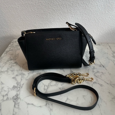 MK黑色防刮皮革蝙蝠斜背包🫶雙背帶🫶