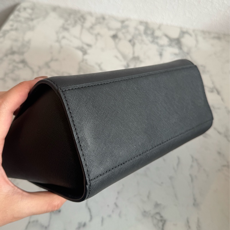 MK黑色防刮皮革蝙蝠斜背包🫶雙背帶🫶-7