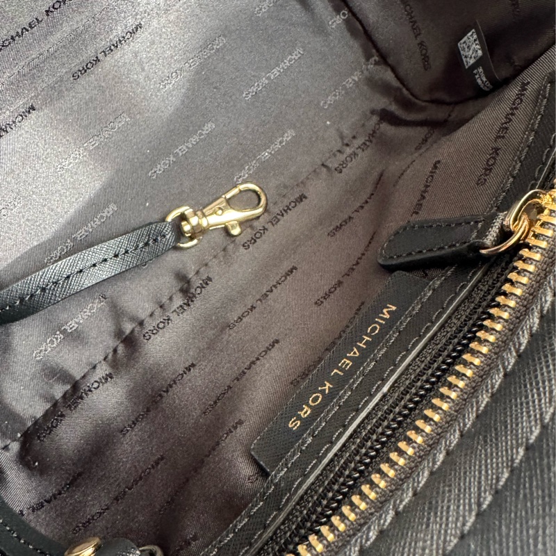 MK黑色防刮皮革蝙蝠斜背包🫶雙背帶🫶-15