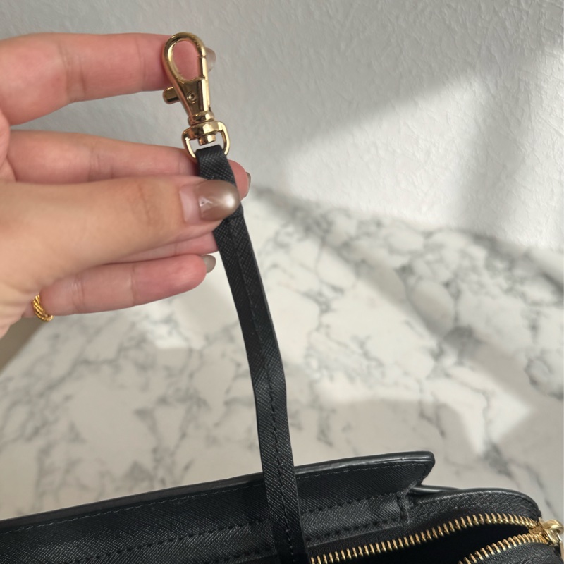 MK黑色防刮皮革蝙蝠斜背包🫶雙背帶🫶-21