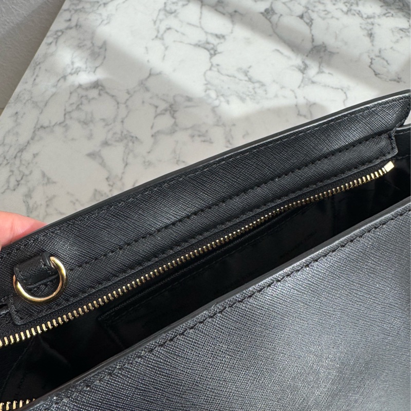 MK黑色防刮皮革蝙蝠斜背包🫶雙背帶🫶-23