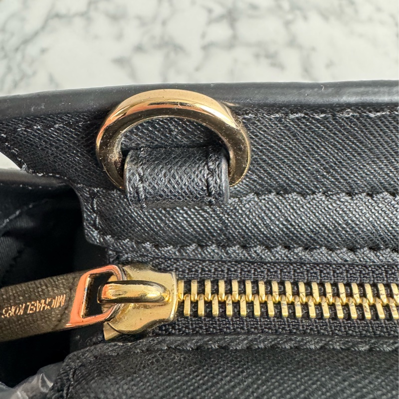 MK黑色防刮皮革蝙蝠斜背包🫶雙背帶🫶-30