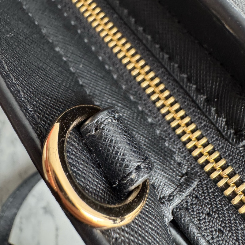 MK黑色防刮皮革蝙蝠斜背包🫶雙背帶🫶-32