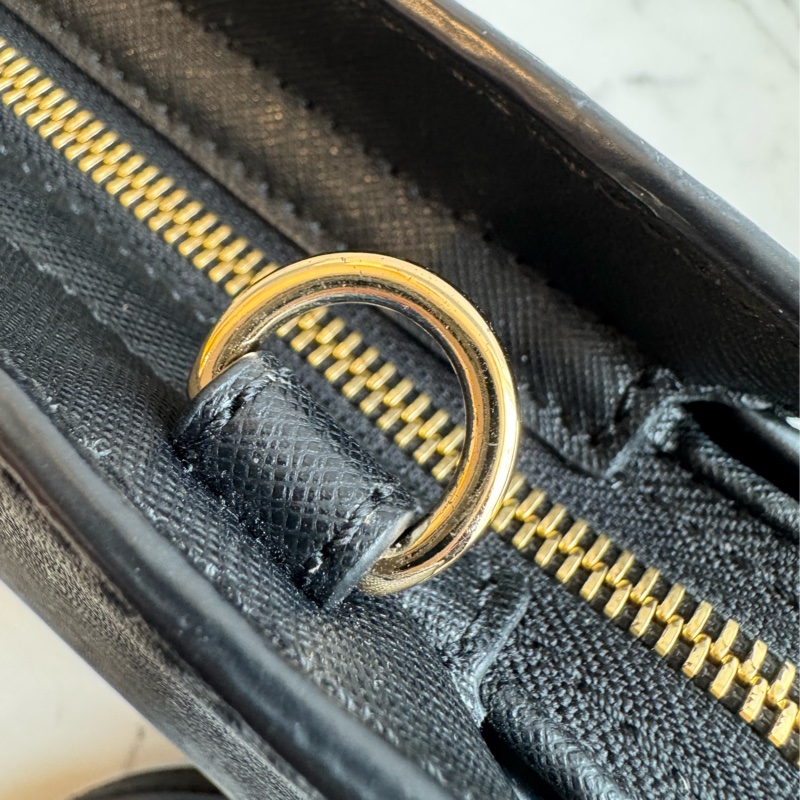 MK黑色防刮皮革蝙蝠斜背包🫶雙背帶🫶-33