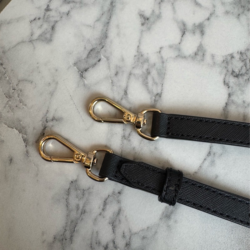 MK黑色防刮皮革蝙蝠斜背包🫶雙背帶🫶-34