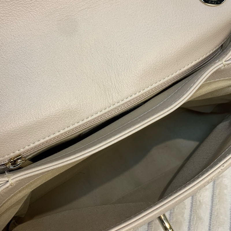 Chanel Coco handle🧋經典手袋配奶茶色-8