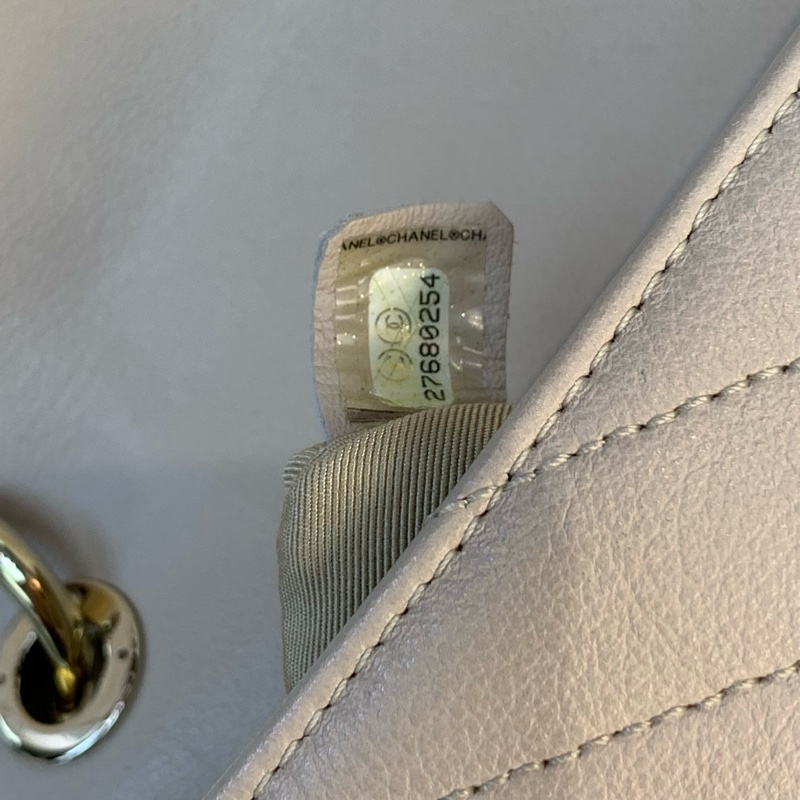 Chanel Coco handle🧋經典手袋配奶茶色-9
