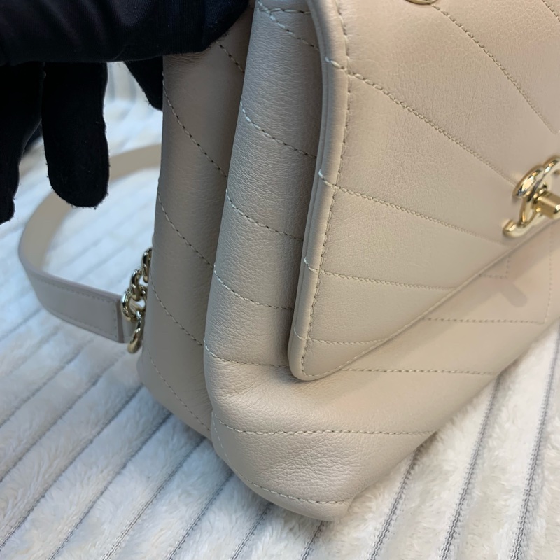 Chanel Coco handle🧋經典手袋配奶茶色-10