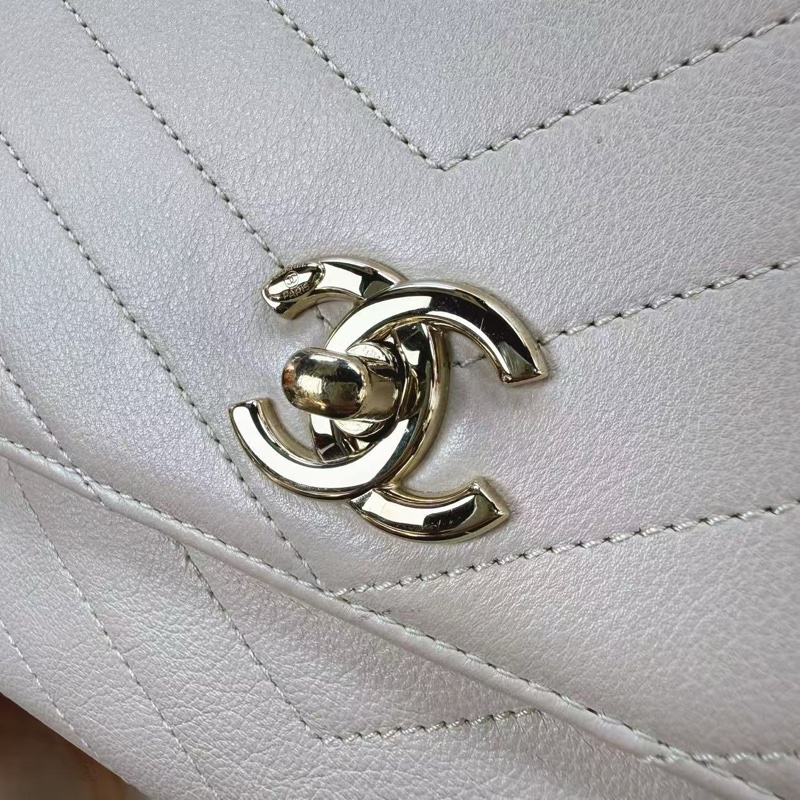 Chanel Coco handle🧋經典手袋配奶茶色-4