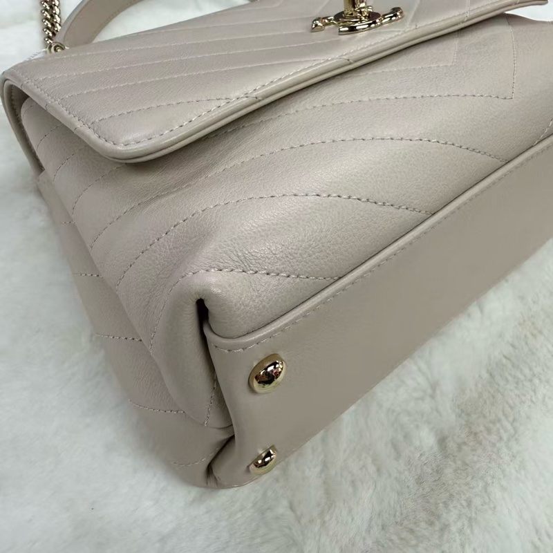 Chanel Coco handle🧋經典手袋配奶茶色-10