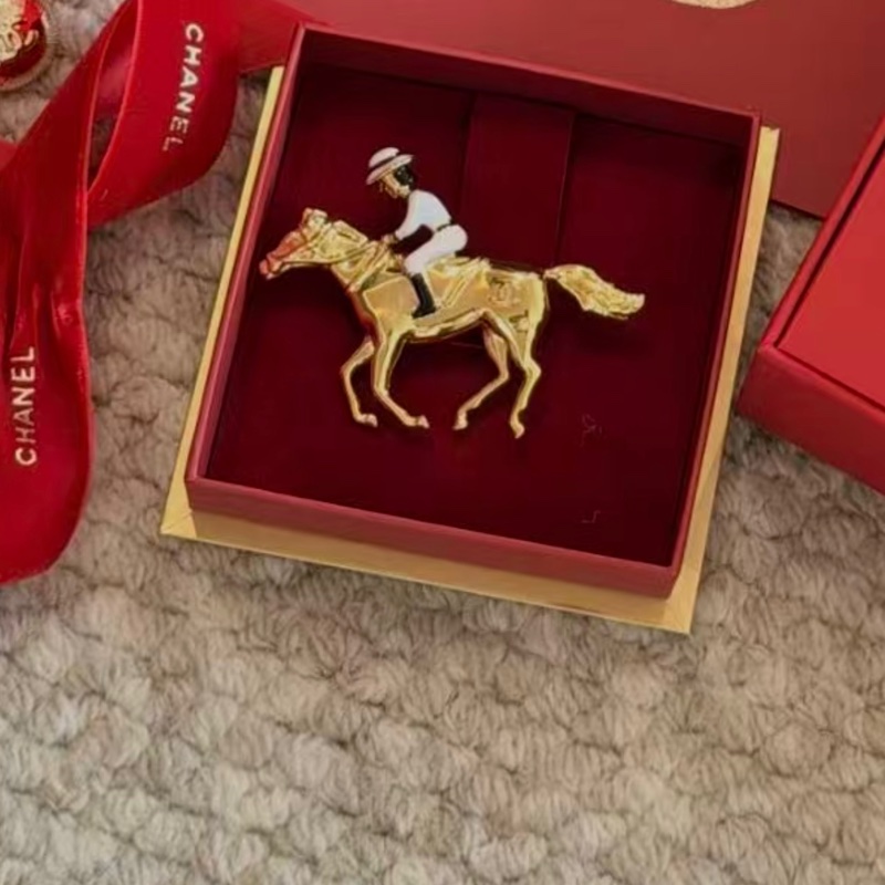 Chanel香奈兒26年限定VIC馬兒胸針-0