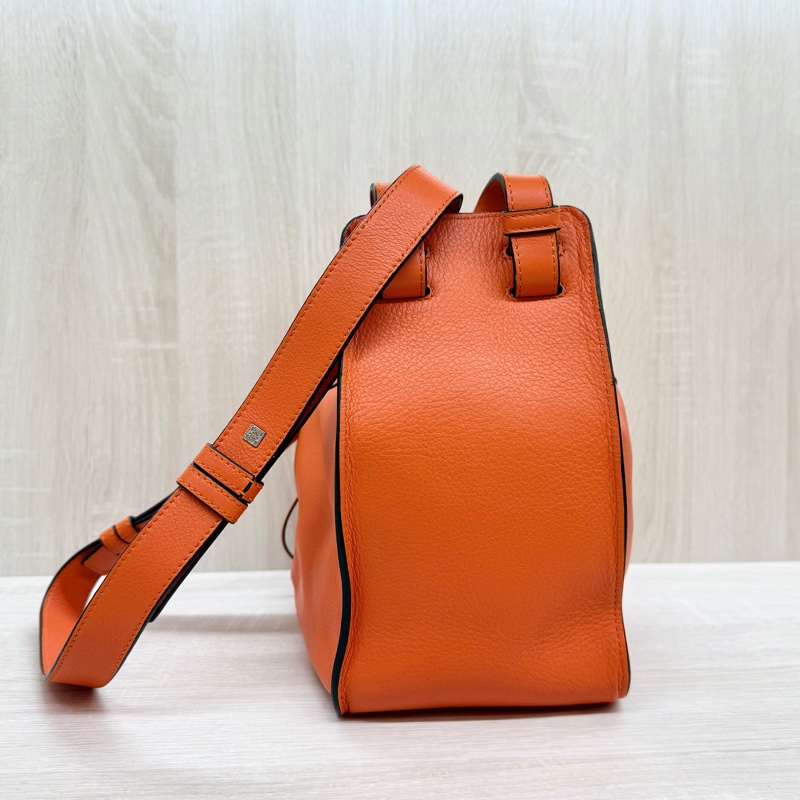 LOEWE橘色牛皮小號吊床包Hammock-1