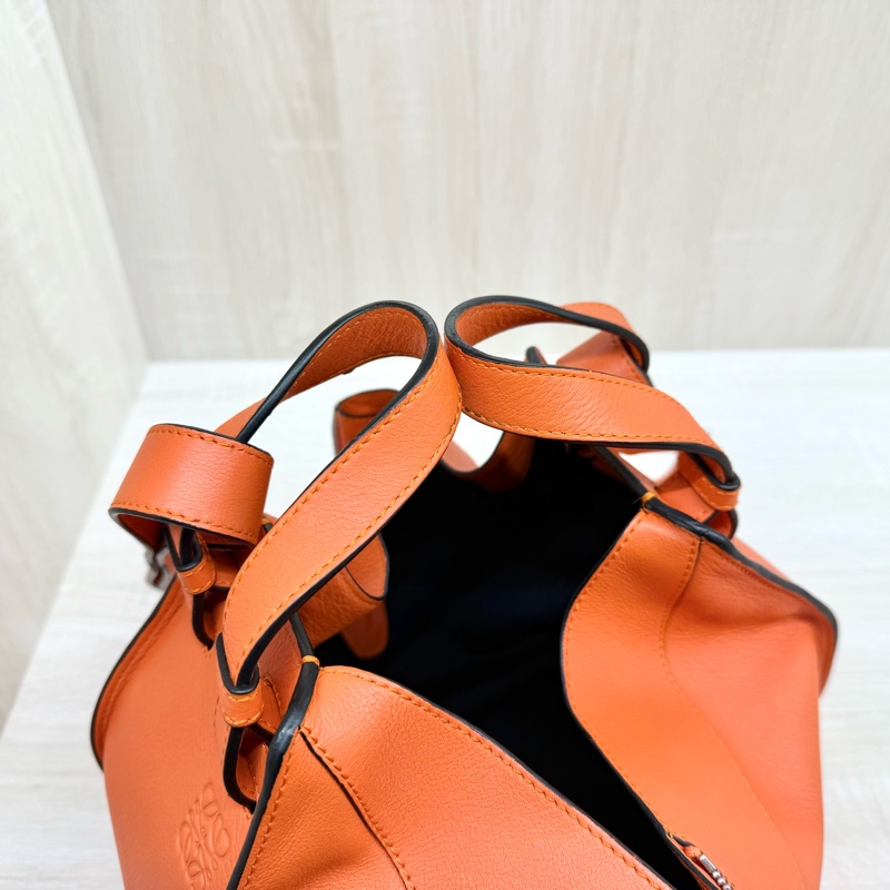 LOEWE橘色牛皮小號吊床包Hammock-10