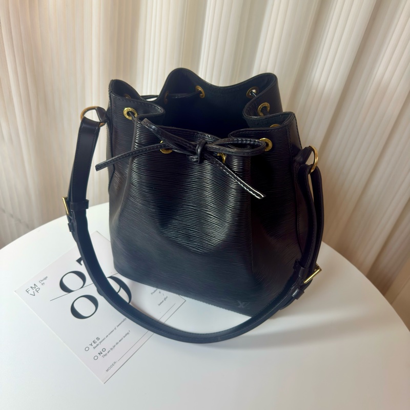 ✔️LOUIS VUITTON LV 路易威登 Epi Noe 水波紋水桶包/黑色-2
