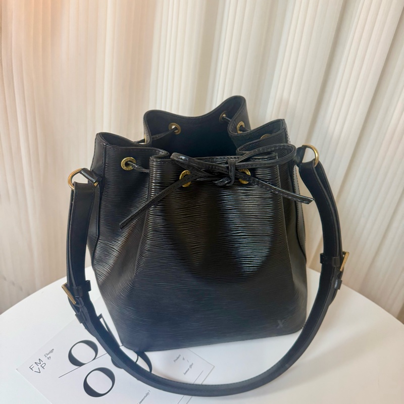 ✔️LOUIS VUITTON LV 路易威登 Epi Noe 水波紋水桶包/黑色-4