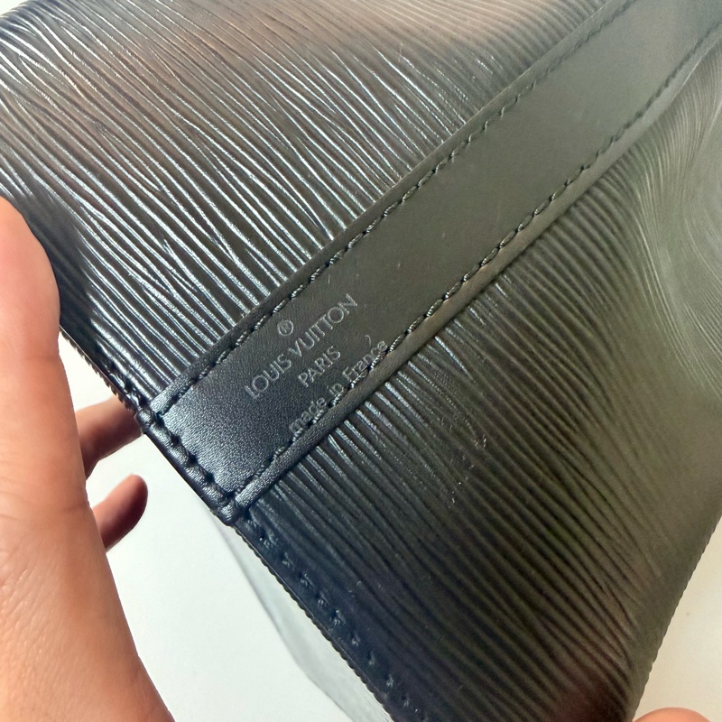 ✔️LOUIS VUITTON LV 路易威登 Epi Noe 水波紋水桶包/黑色-8