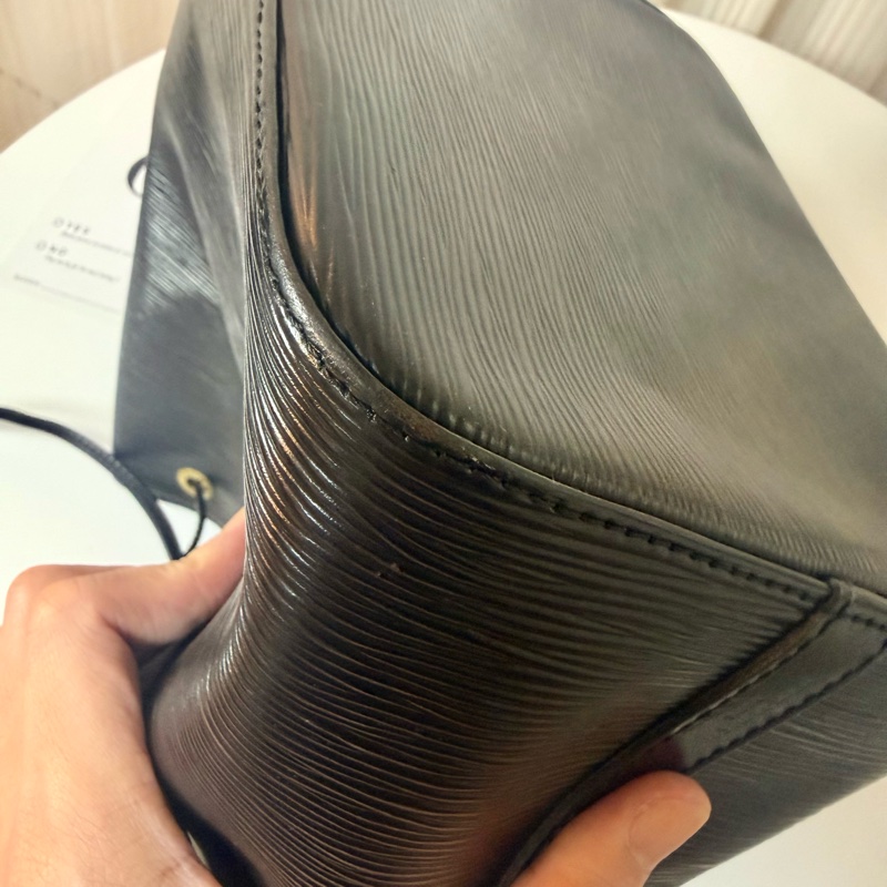 ✔️LOUIS VUITTON LV 路易威登 Epi Noe 水波紋水桶包/黑色-14