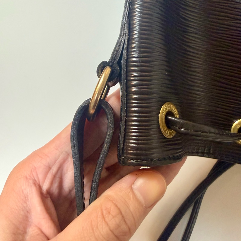 ✔️LOUIS VUITTON LV 路易威登 Epi Noe 水波紋水桶包/黑色-18