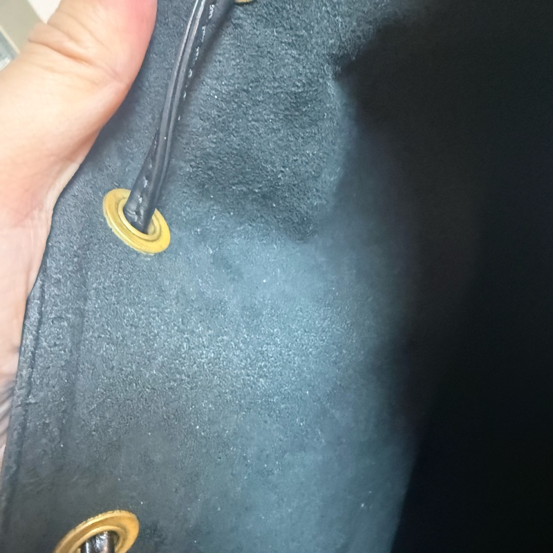 ✔️LOUIS VUITTON LV 路易威登 Epi Noe 水波紋水桶包/黑色-24