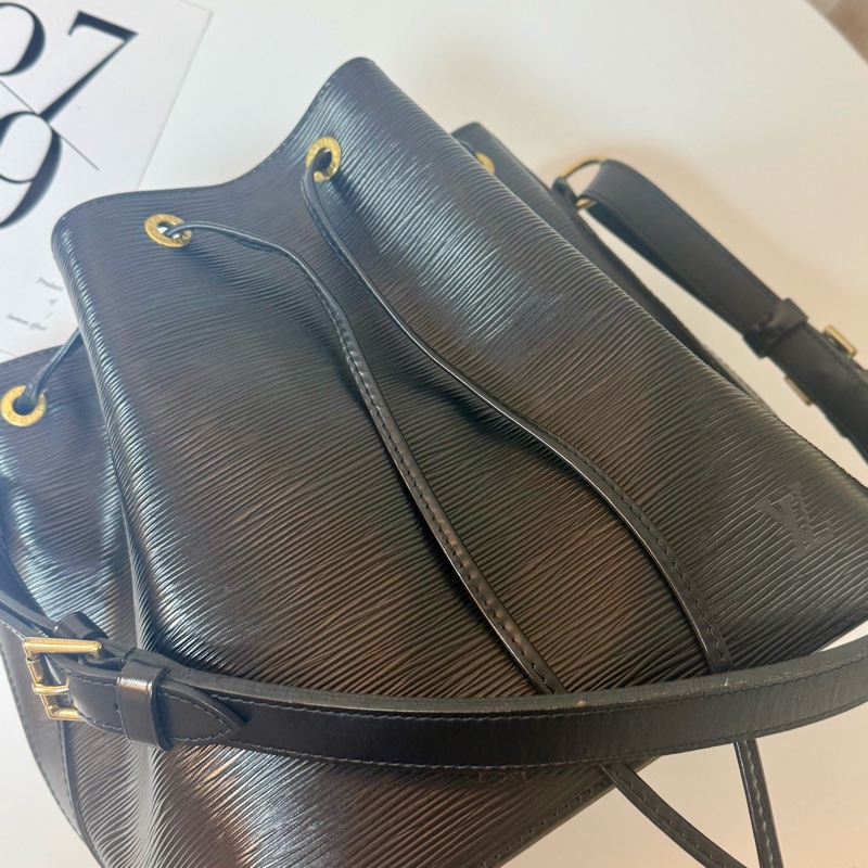 ✔️LOUIS VUITTON LV 路易威登 Epi Noe 水波紋水桶包/黑色-30