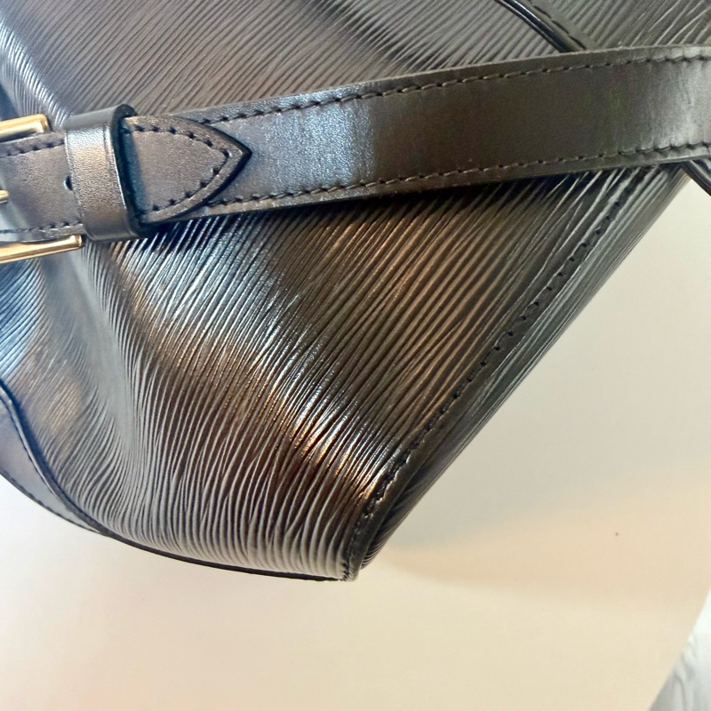 ✔️LOUIS VUITTON LV 路易威登 Epi Noe 水波紋水桶包/黑色-42