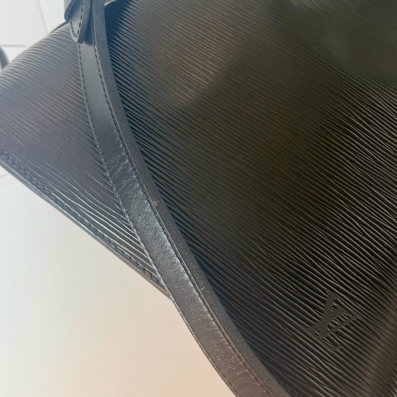 ✔️LOUIS VUITTON LV 路易威登 Epi Noe 水波紋水桶包/黑色-43