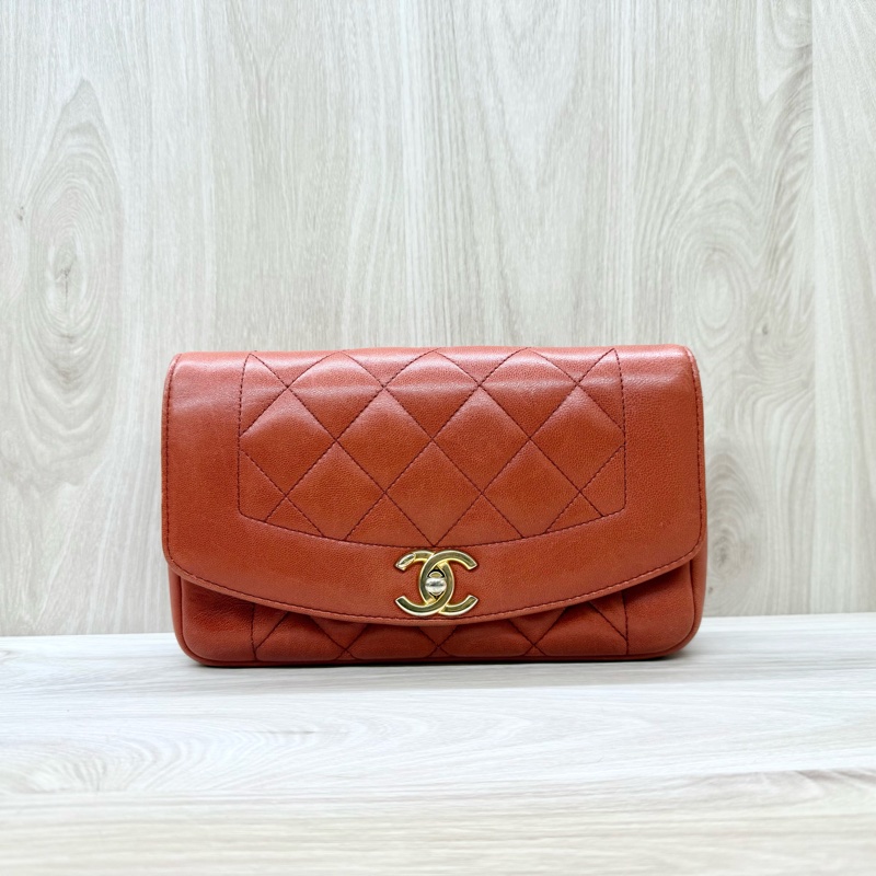 CHANEL磚紅色牛皮金釦Diana肩背包A92734-0